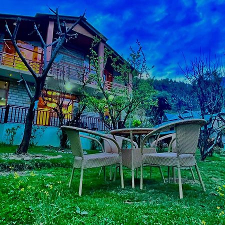 The Manu Emerald # Farmhouse # Top Selling Cottage In Manali # Peaceful Heritage Cozy Stay # Lawn With Bonfire # Most Awarded Exteriör bild