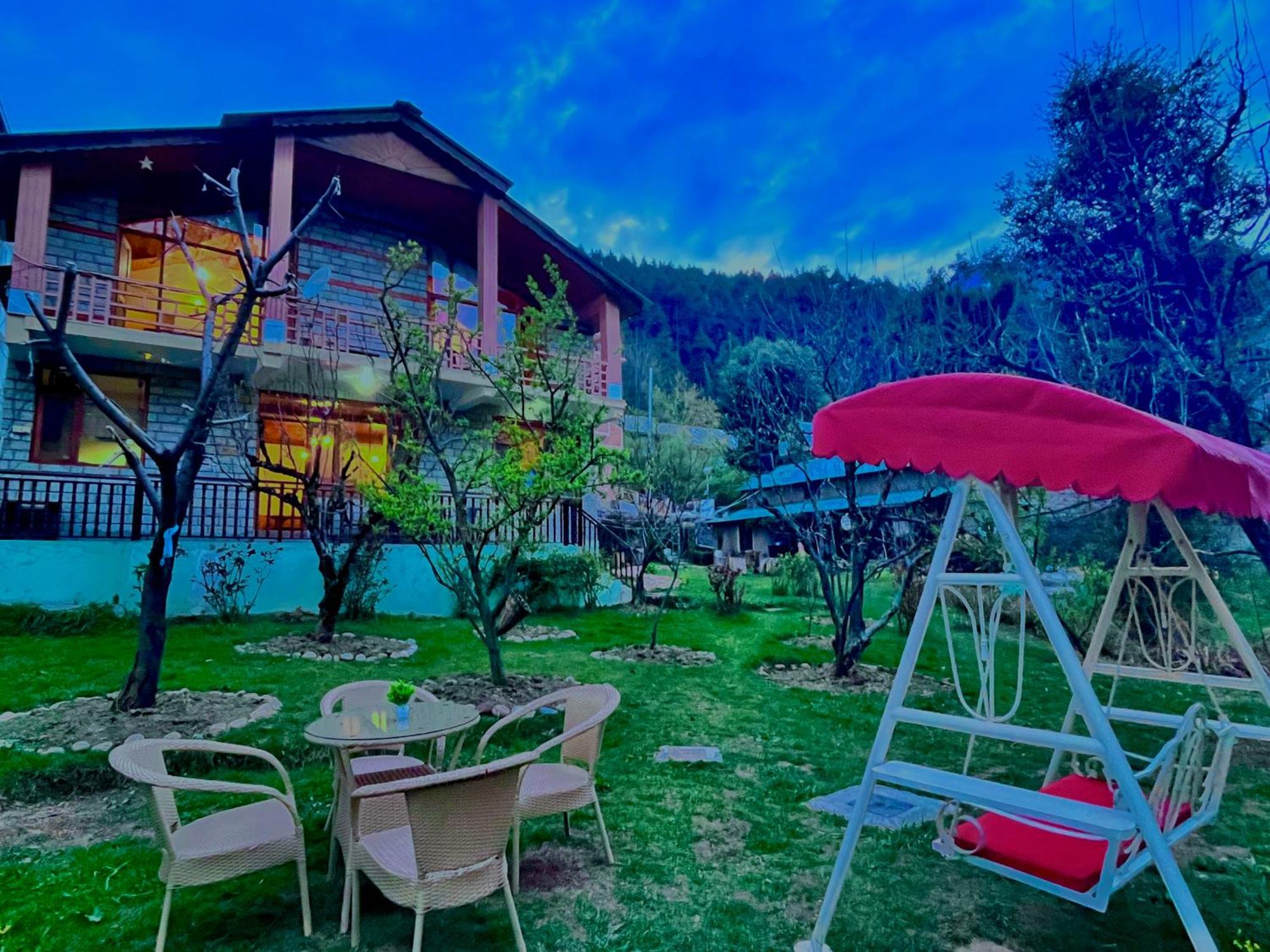 The Manu Emerald # Farmhouse # Top Selling Cottage In Manali # Peaceful Heritage Cozy Stay # Lawn With Bonfire # Most Awarded Exteriör bild