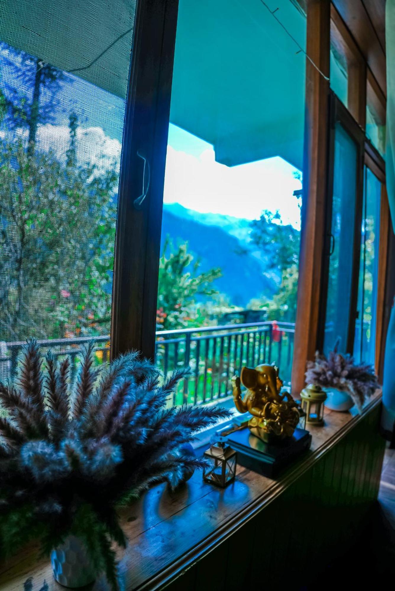 The Manu Emerald # Farmhouse # Top Selling Cottage In Manali # Peaceful Heritage Cozy Stay # Lawn With Bonfire # Most Awarded Exteriör bild
