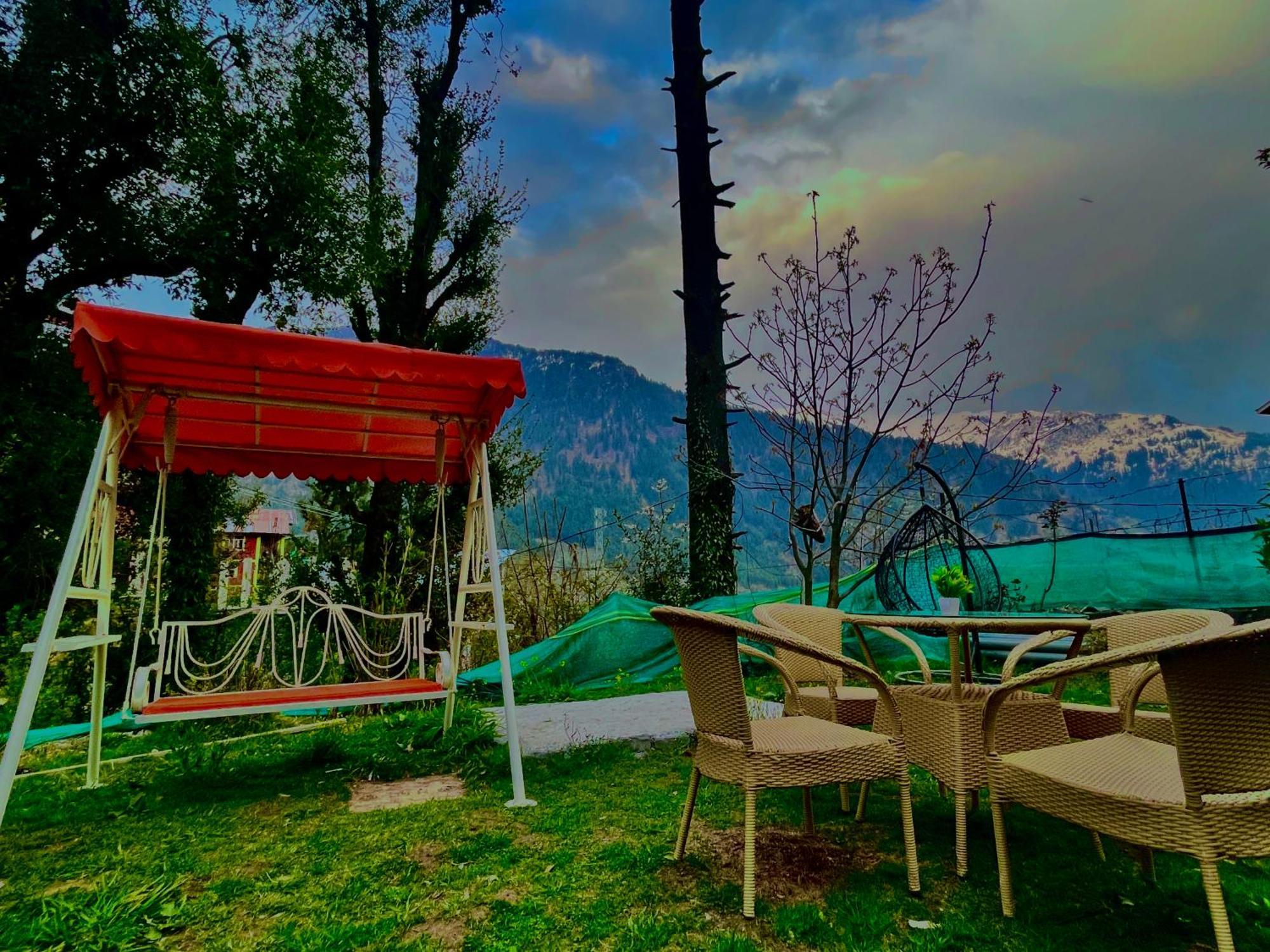 The Manu Emerald # Farmhouse # Top Selling Cottage In Manali # Peaceful Heritage Cozy Stay # Lawn With Bonfire # Most Awarded Exteriör bild