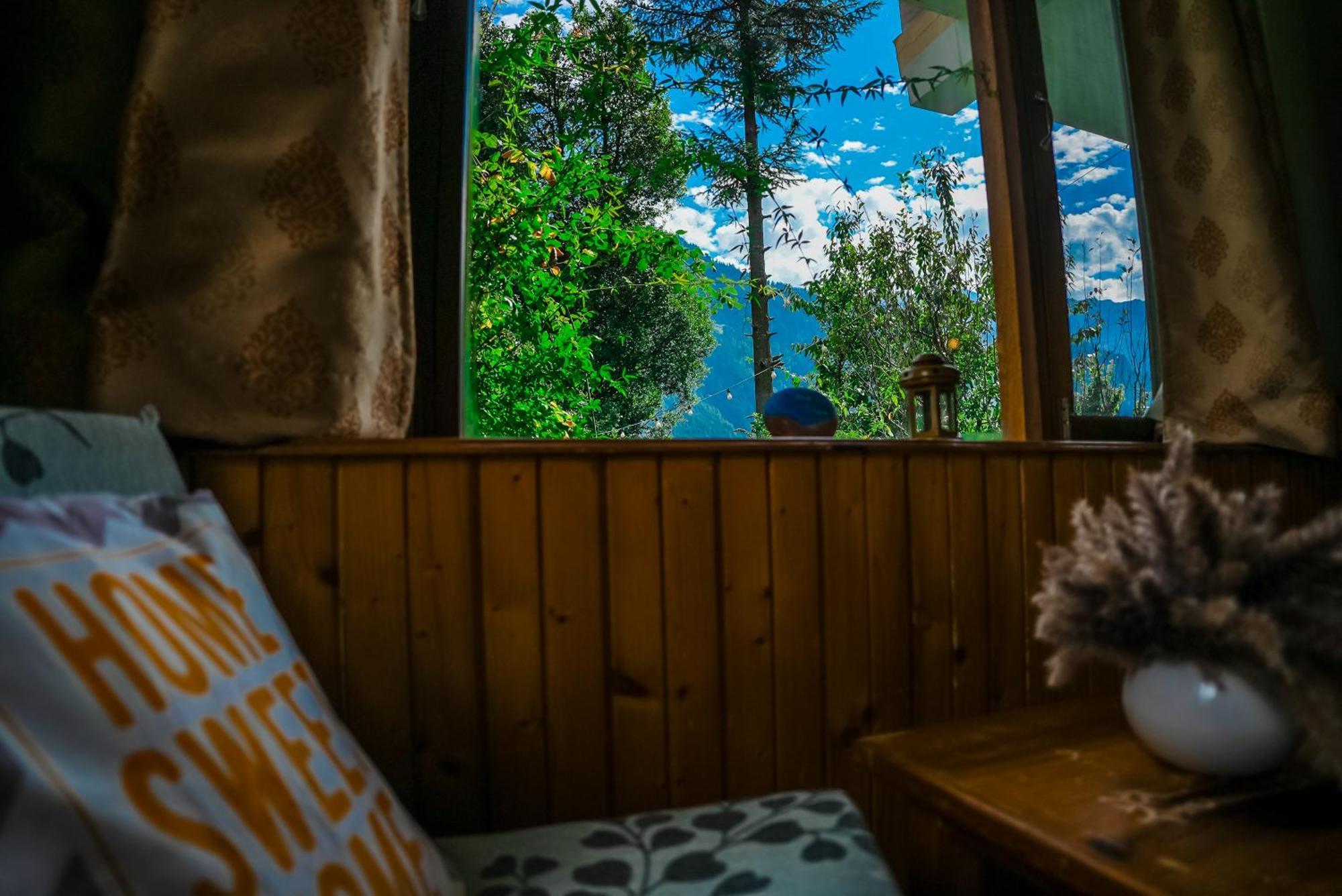 The Manu Emerald # Farmhouse # Top Selling Cottage In Manali # Peaceful Heritage Cozy Stay # Lawn With Bonfire # Most Awarded Exteriör bild