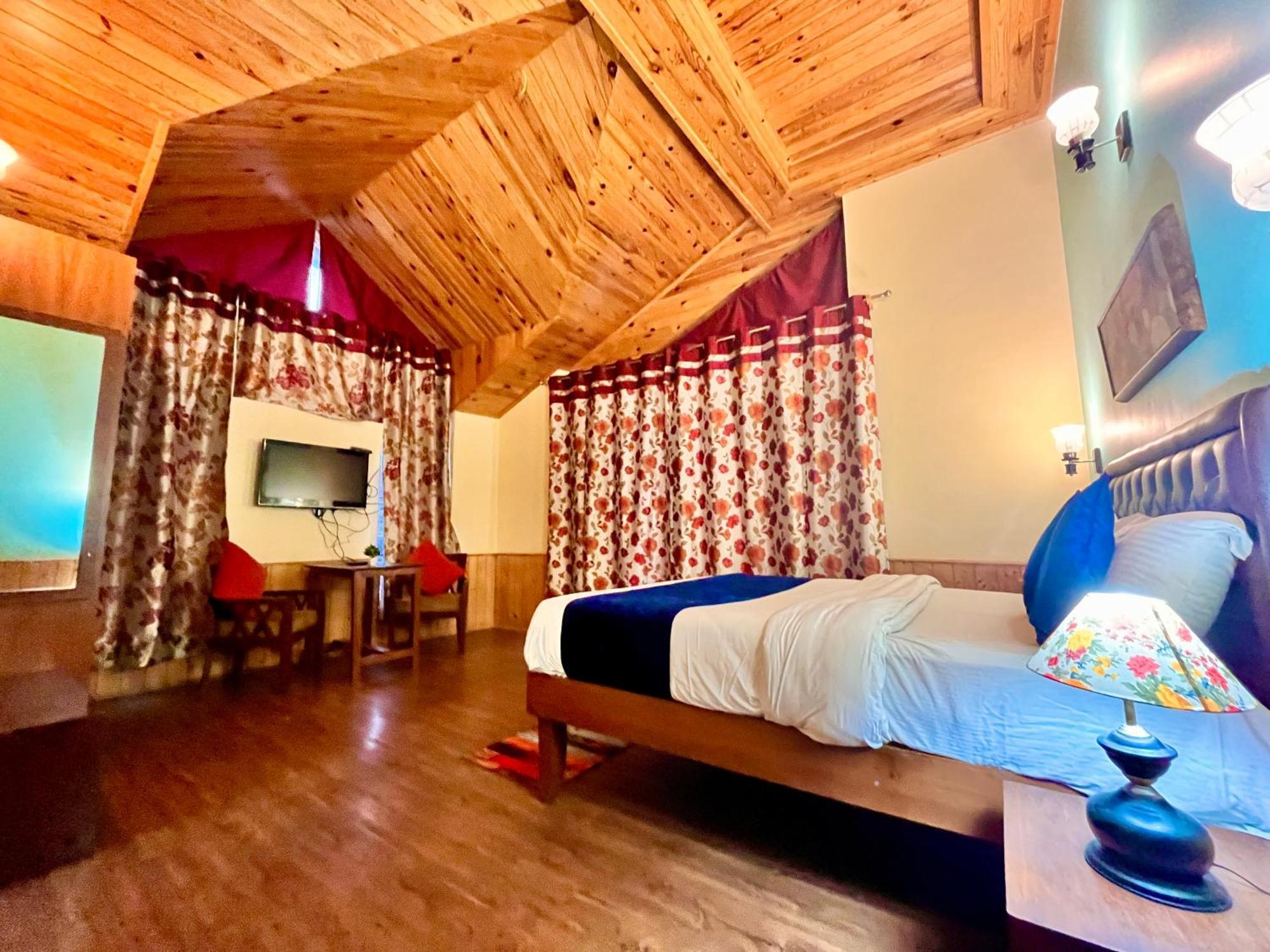 The Manu Emerald # Farmhouse # Top Selling Cottage In Manali # Peaceful Heritage Cozy Stay # Lawn With Bonfire # Most Awarded Exteriör bild