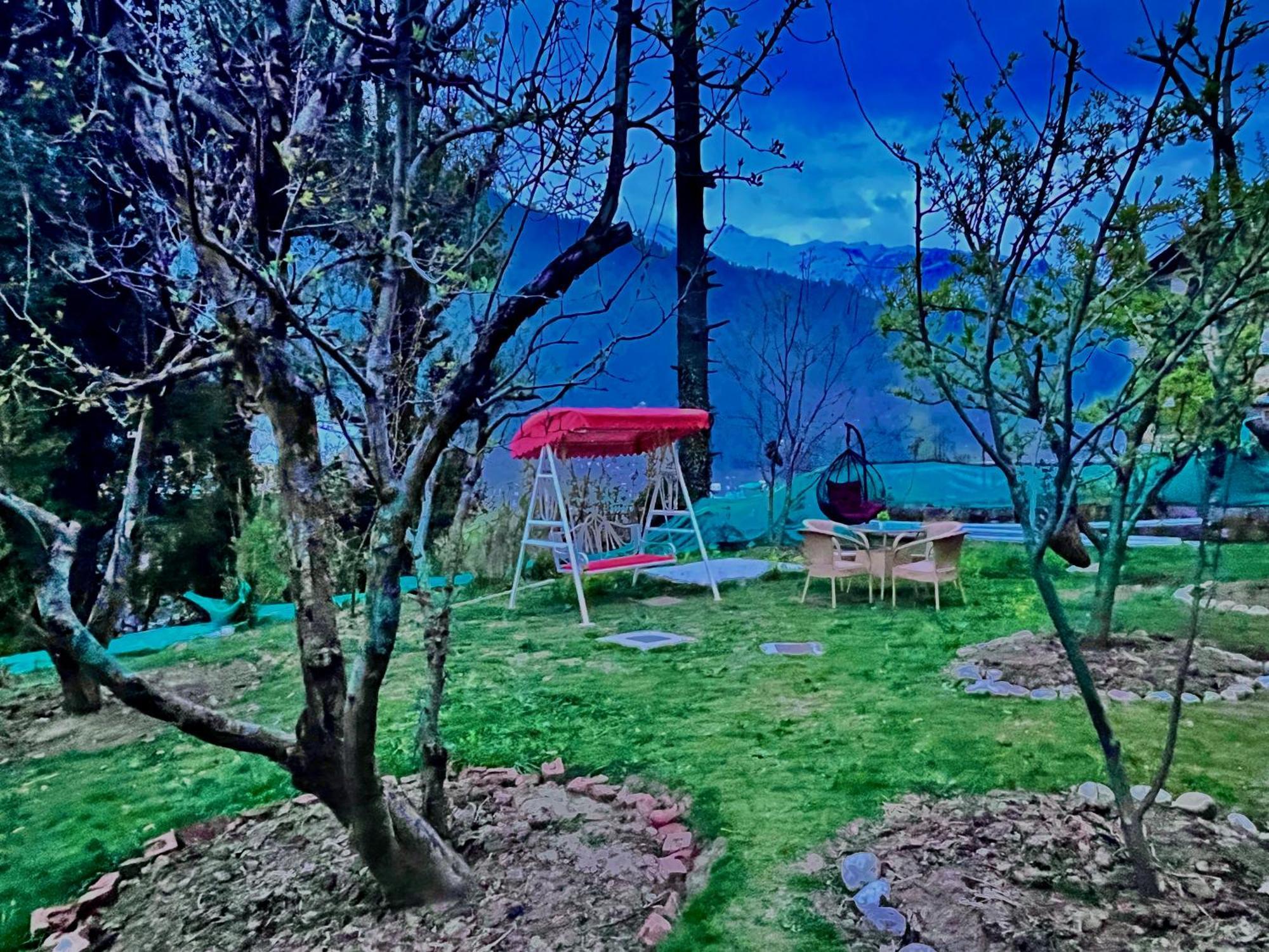 The Manu Emerald # Farmhouse # Top Selling Cottage In Manali # Peaceful Heritage Cozy Stay # Lawn With Bonfire # Most Awarded Exteriör bild