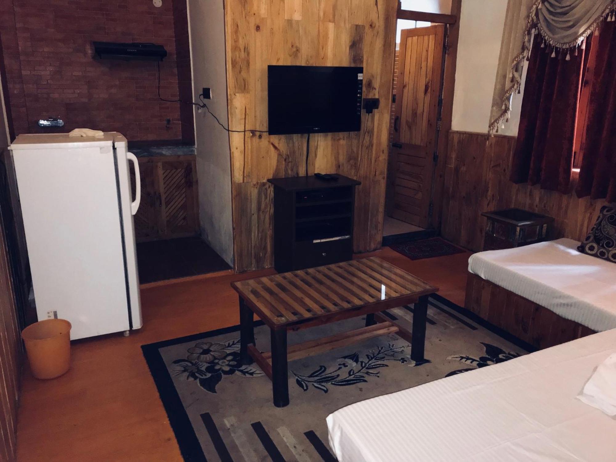 The Manu Emerald # Farmhouse # Top Selling Cottage In Manali # Peaceful Heritage Cozy Stay # Lawn With Bonfire # Most Awarded Exteriör bild
