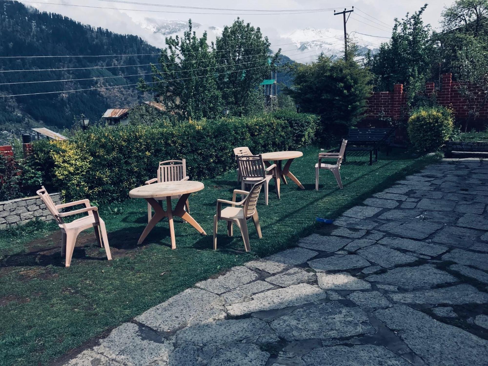 The Manu Emerald # Farmhouse # Top Selling Cottage In Manali # Peaceful Heritage Cozy Stay # Lawn With Bonfire # Most Awarded Exteriör bild